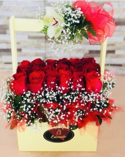 CANASTA RECTÁNGULO DE ROSAS